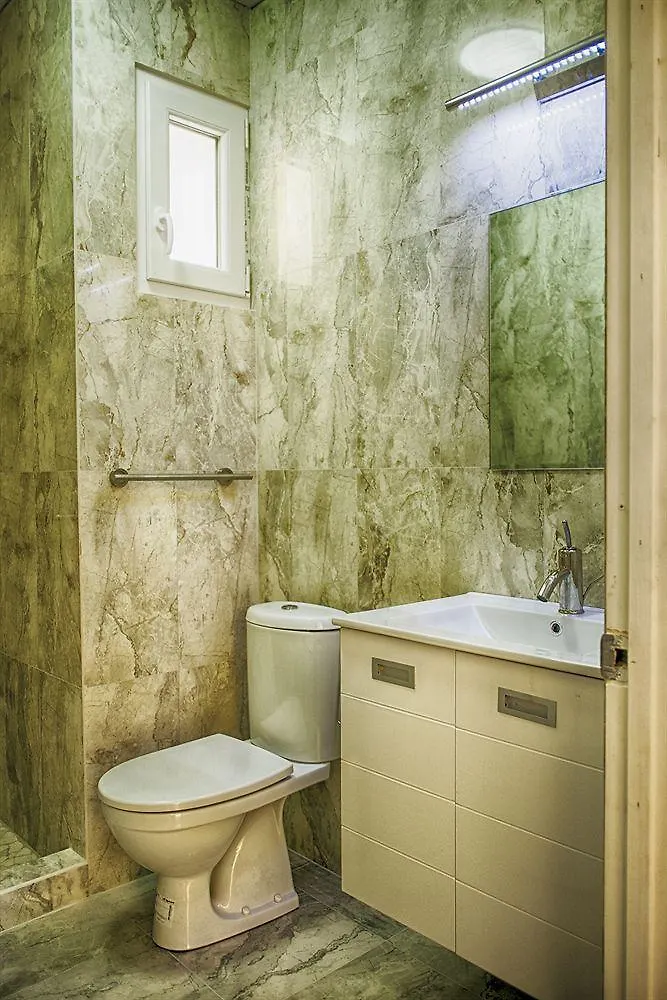 Golden Villas Palm Beach Apartment