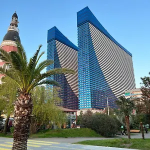 Orbi Sea View Апартаменты Батуми